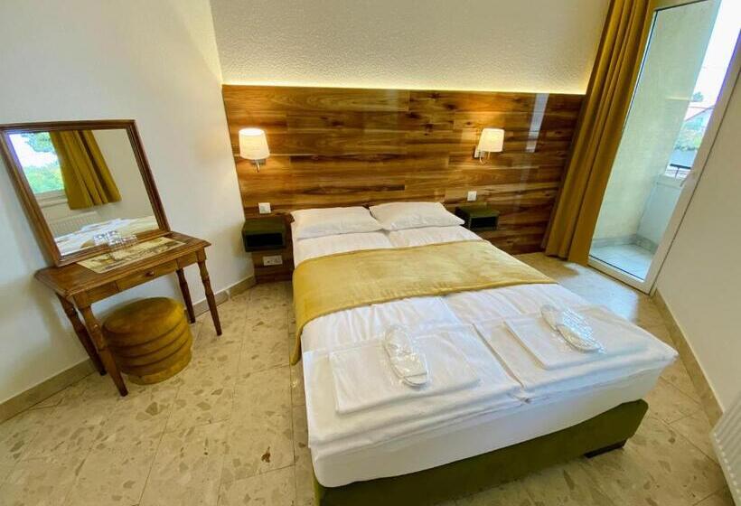 هتل Cinkota Residence