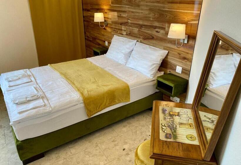 هتل Cinkota Residence