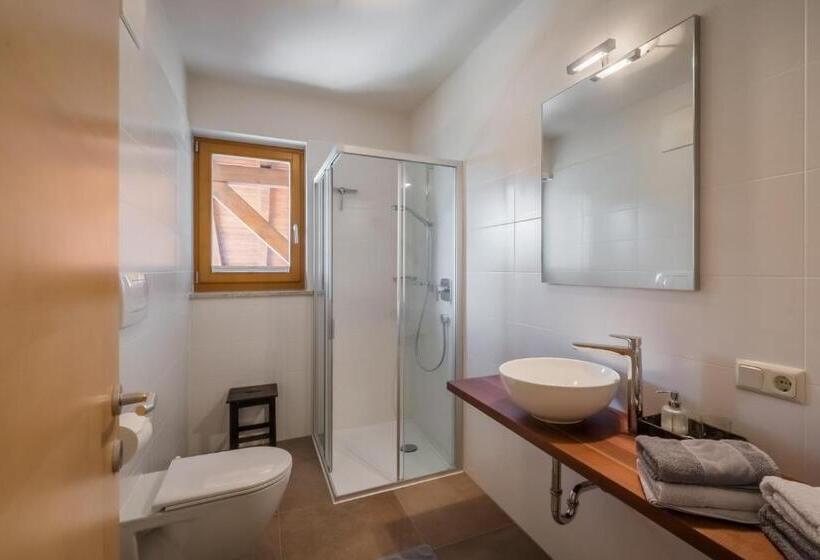 هتل Dissertorihof