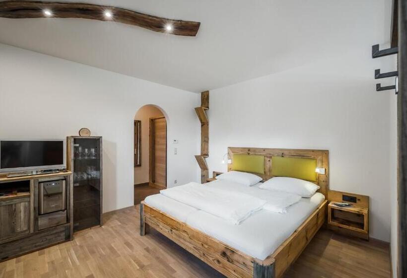 هتل Dissertorihof