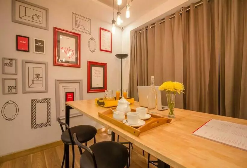 Palette Hotel Saket Greens