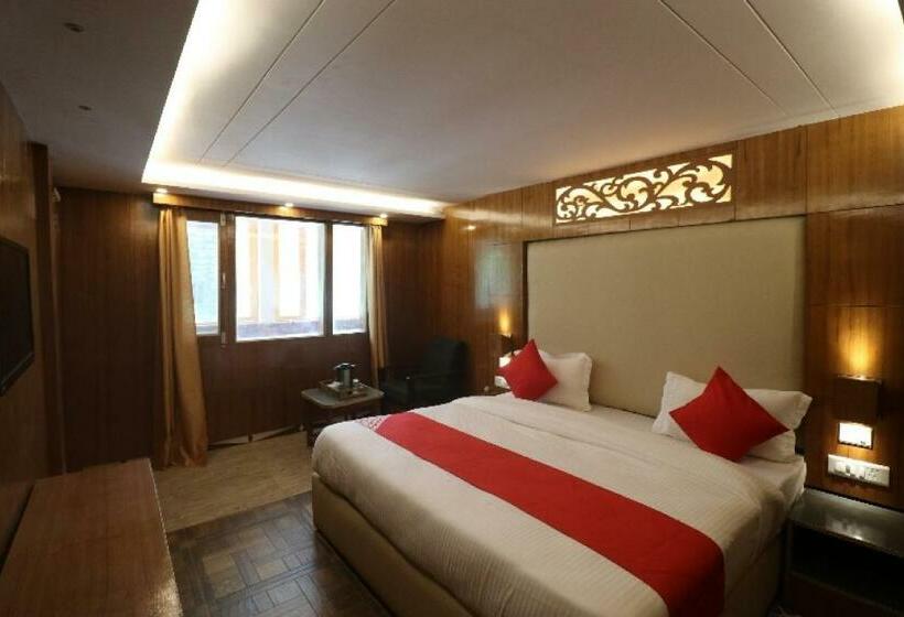 Hotell Oyo Flagship 81132  Beas Regency