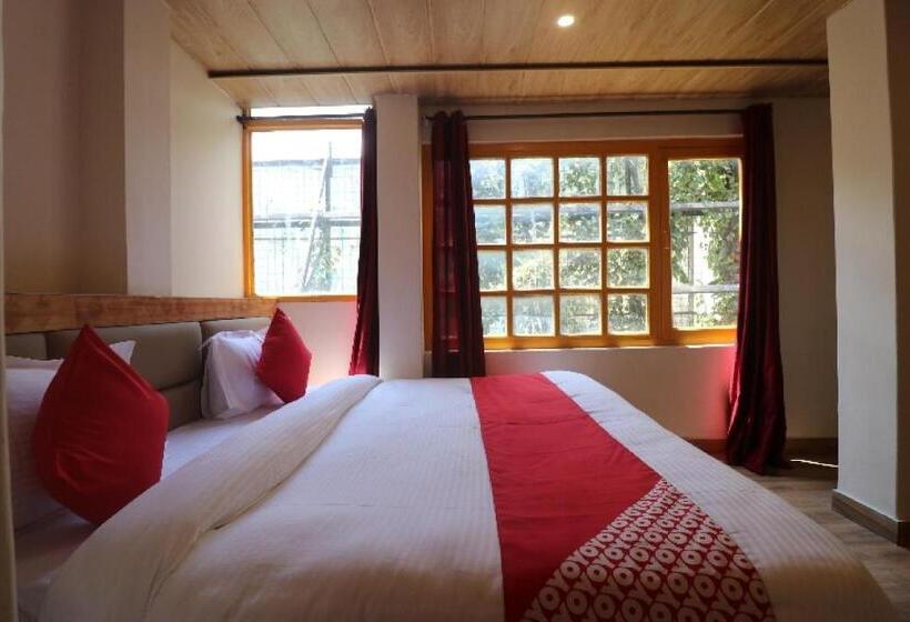 Hotell Oyo Flagship 81132  Beas Regency