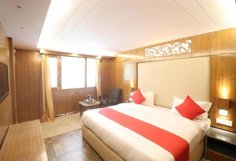 Hotell Oyo Flagship 81132  Beas Regency