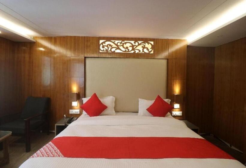 Hotell Oyo Flagship 81132  Beas Regency
