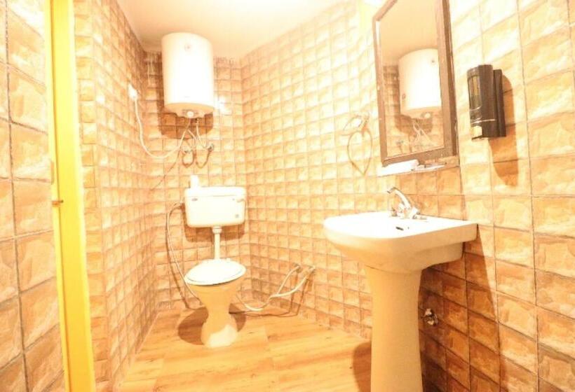 Hotell Oyo Flagship 81132  Beas Regency