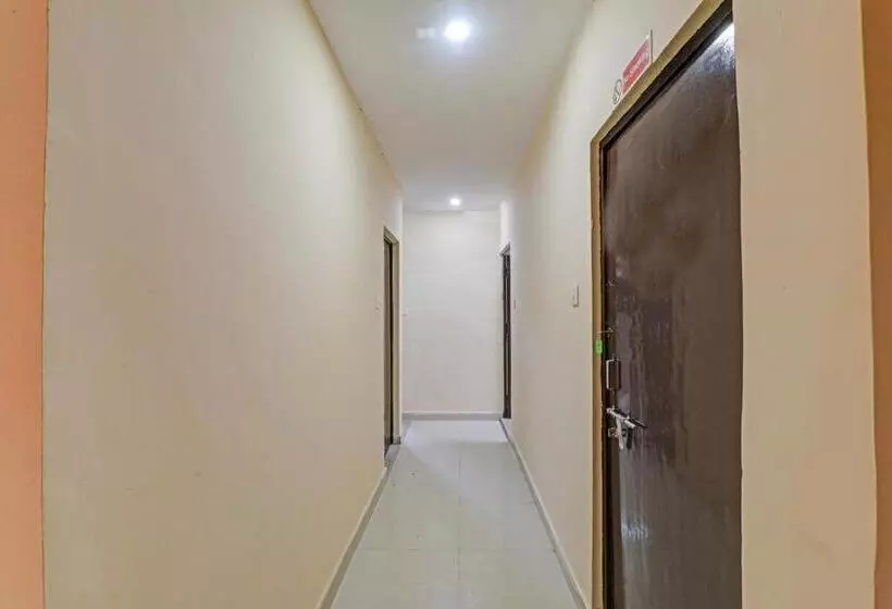Hotelli Oyo Flagship 81152  Four Square