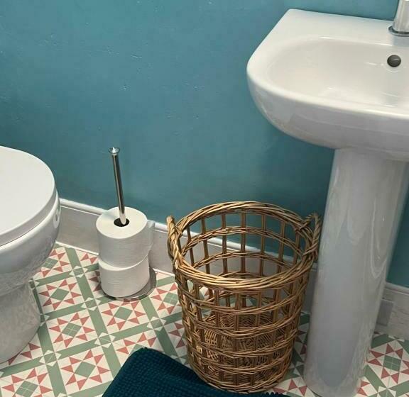 膳宿费 The Shell House