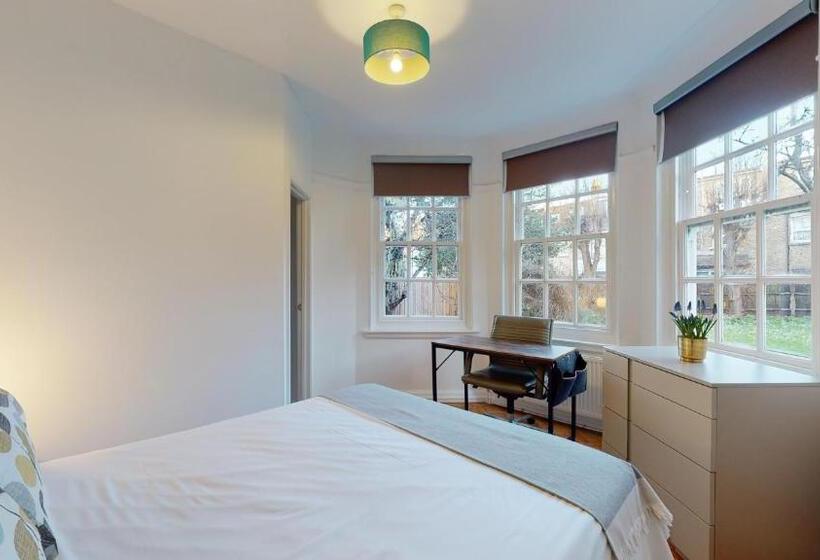 بنسيون The Vicarage Tooting, Sw17