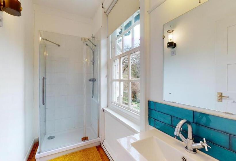 بنسيون The Vicarage Tooting, Sw17