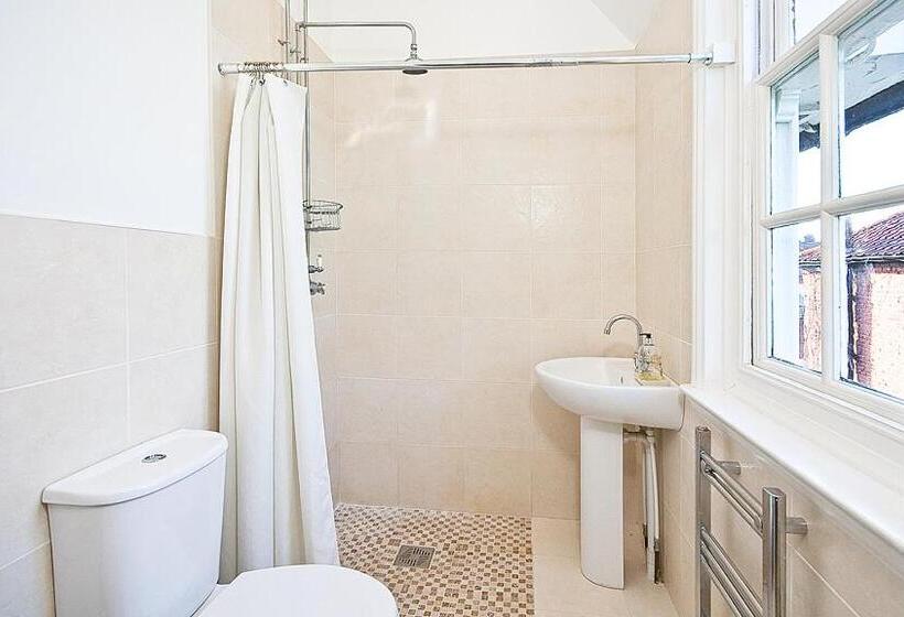 بنسيون The Vicarage Tooting, Sw17