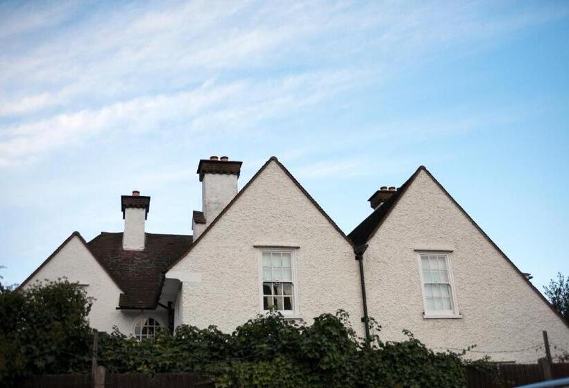 بنسيون The Vicarage Tooting, Sw17