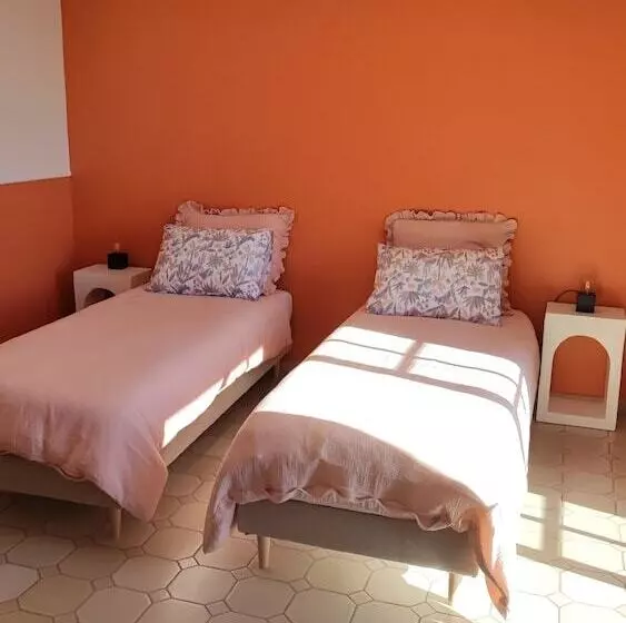 Aamiaismajoitus (B&B) Le Mas Mélusine