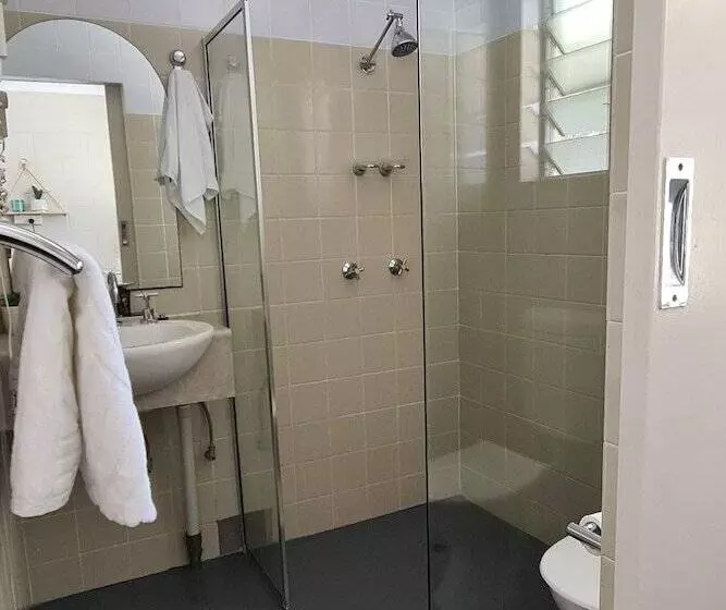 Hotelli Bramston Beach Resort