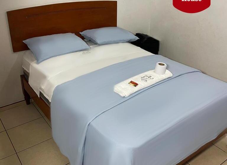 Hotel Peruvians House