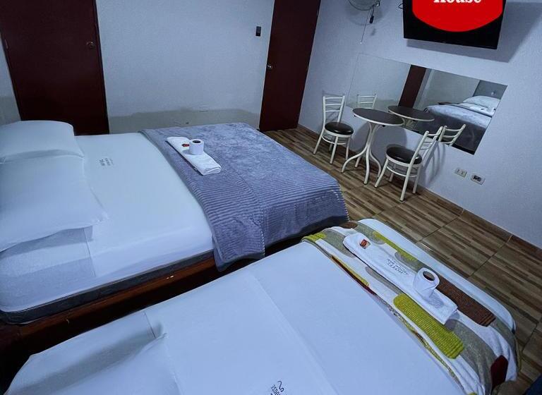 Hotel Peruvians House