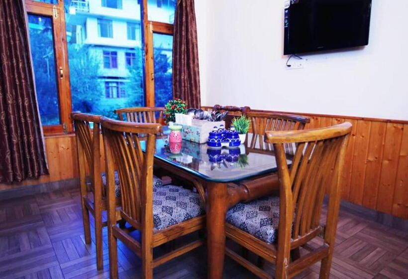 호텔 The Cedar Cottages Manali