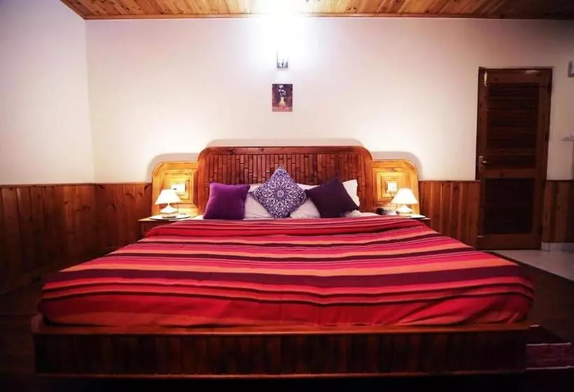 ホテル The Cedar Cottages Manali