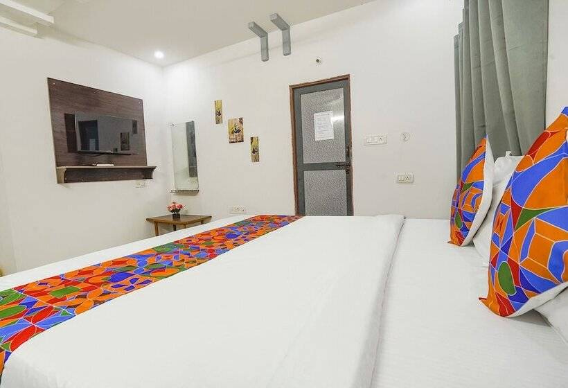 Fabhotel Comfort Room