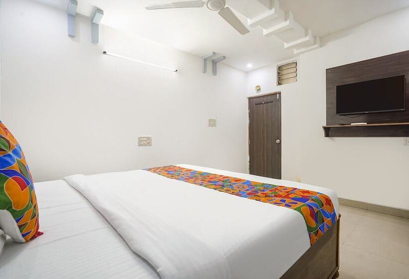 Fabhotel Comfort Room