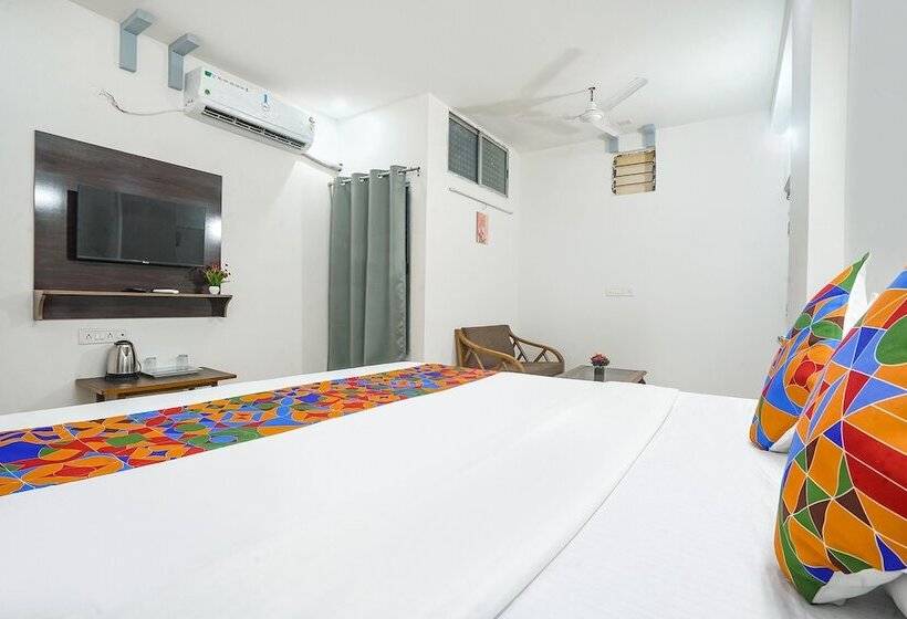 Fabhotel Comfort Room