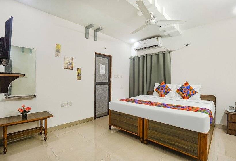 Fabhotel Comfort Room