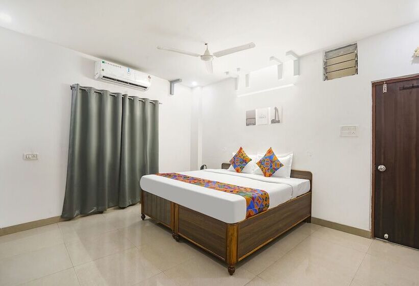 Fabhotel Comfort Room