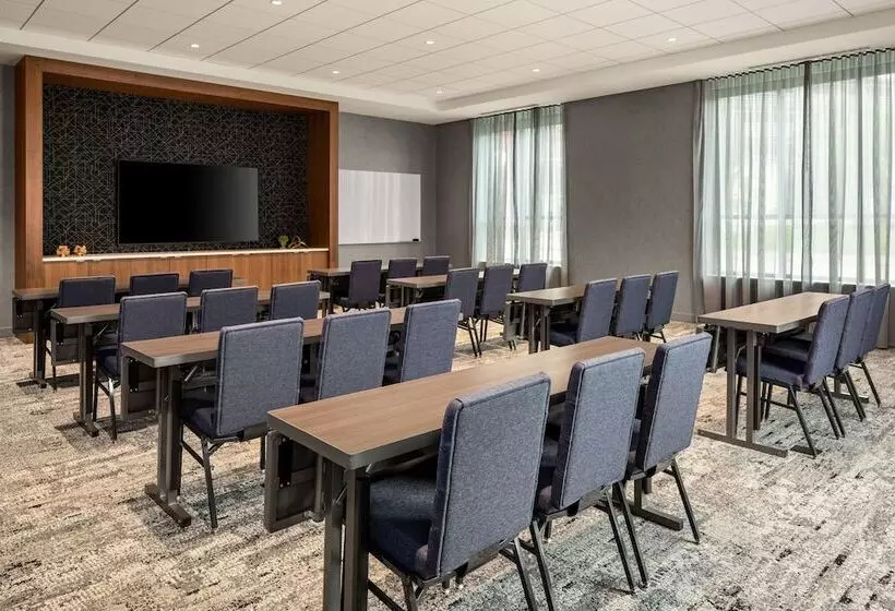 Hotelli Courtyard By Marriott St Paul Downtown