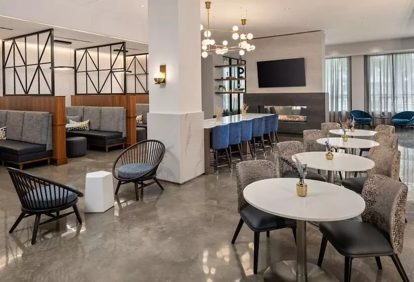 Hotelli Courtyard By Marriott St Paul Downtown