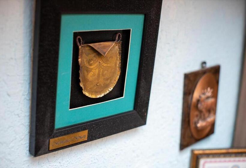 پانسیون Anar Guest House