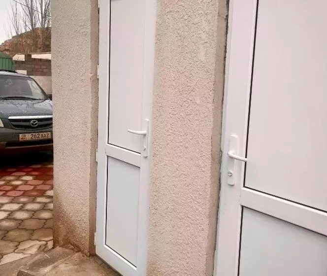 پانسیون Anar Guest House