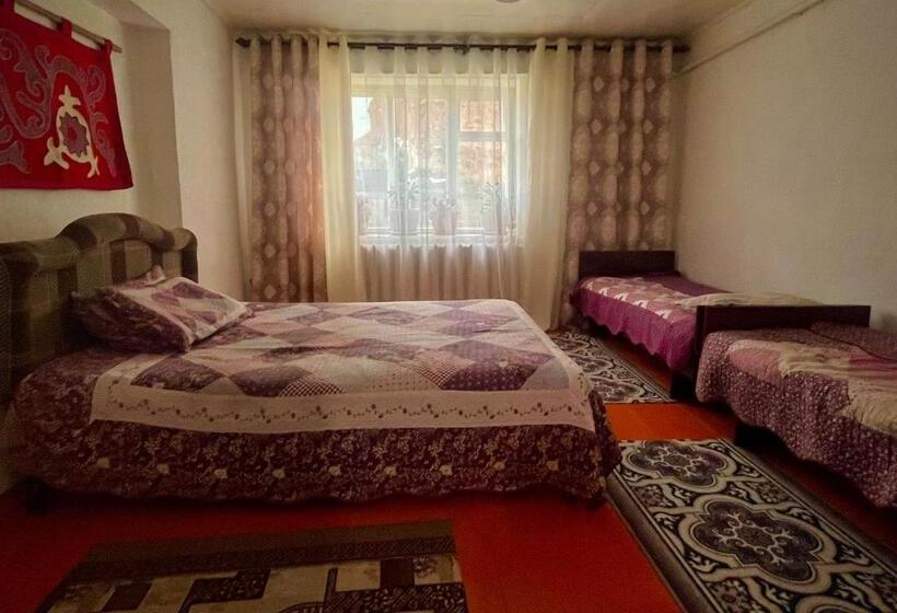 پانسیون Anar Guest House