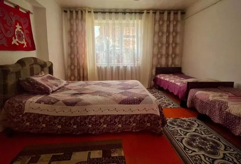پانسیون Anar Guest House