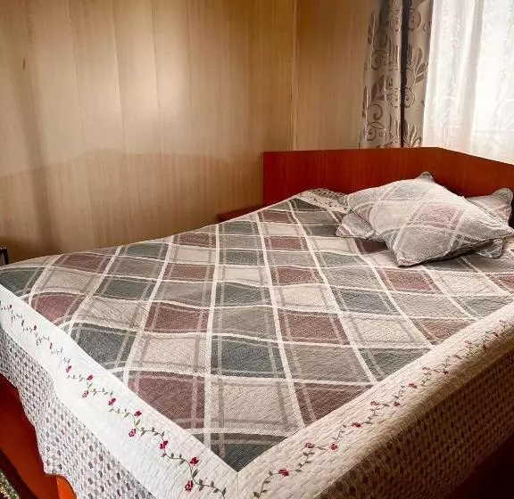 پانسیون Anar Guest House