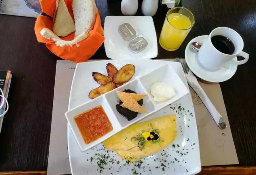 هتل Asgard Resort Guatemala