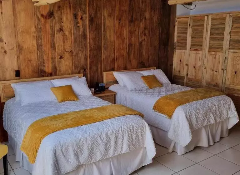 هتل Asgard Resort Guatemala