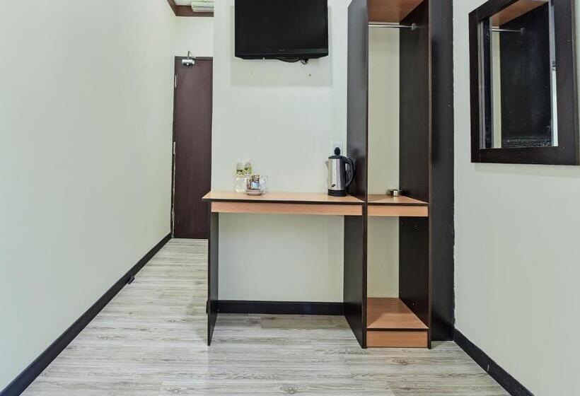 호텔 Capital O 90761 D Jiwa