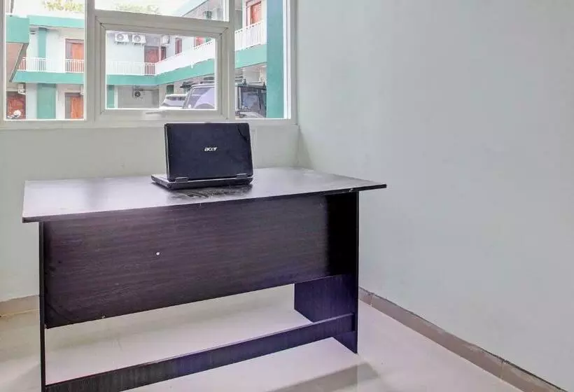 Hotelli Oyo 92428 Samudera Guesthouse