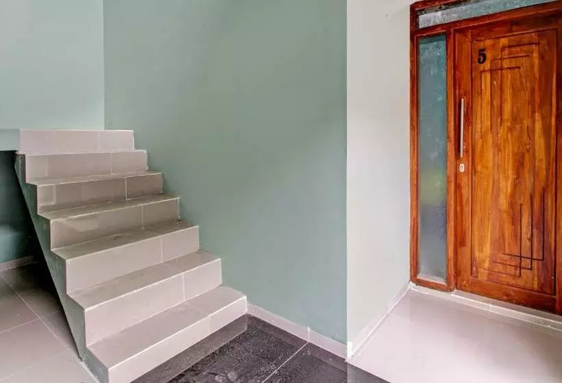 Hotelli Oyo 92428 Samudera Guesthouse