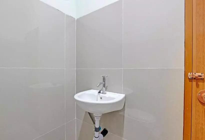 Hotelli Oyo 92428 Samudera Guesthouse