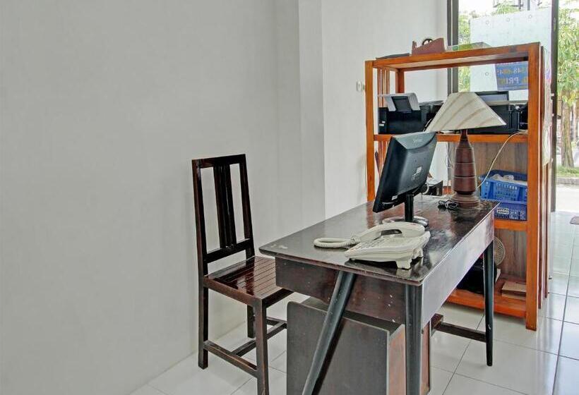 Hotell Oyo 92433 Sirih Gading Family Guest House