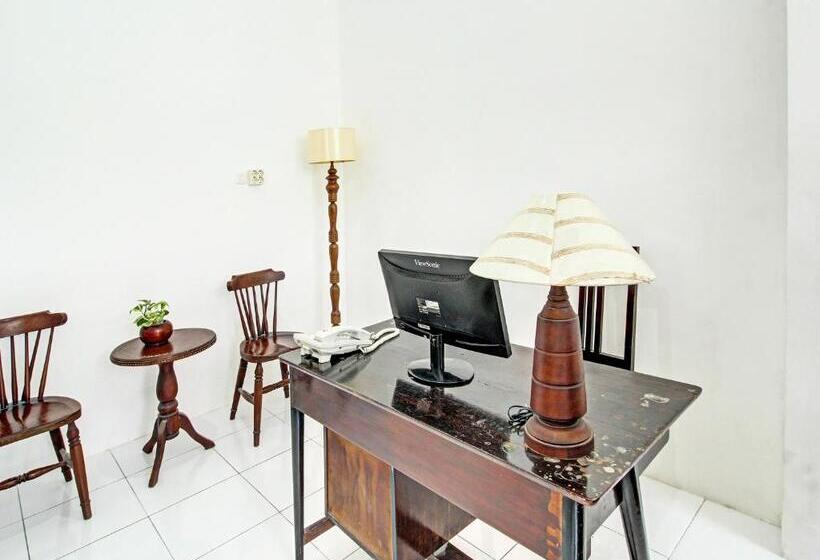 Hotell Oyo 92433 Sirih Gading Family Guest House