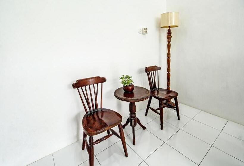 Hotell Oyo 92433 Sirih Gading Family Guest House