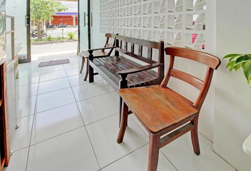 Hotell Oyo 92433 Sirih Gading Family Guest House