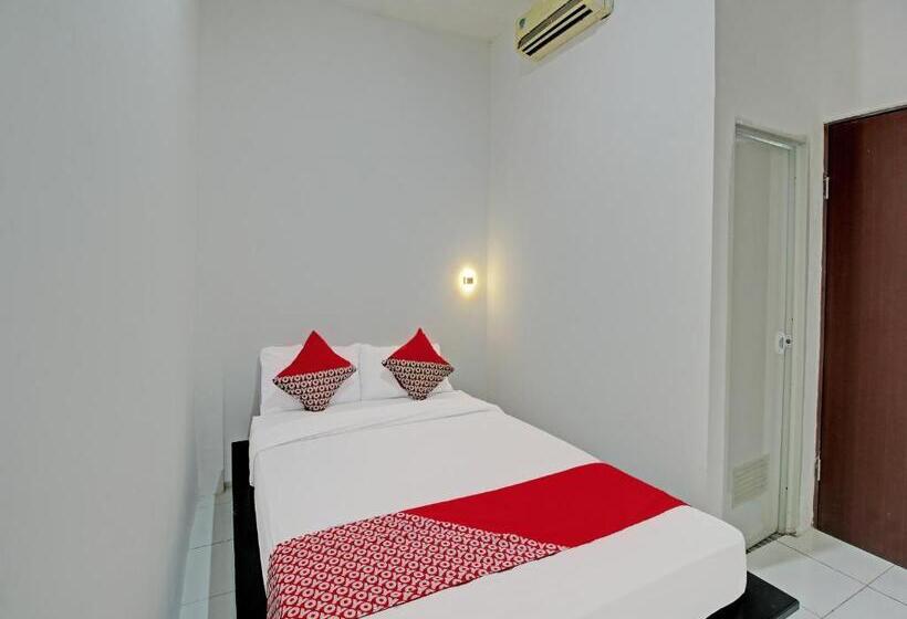 Hotell Oyo 92433 Sirih Gading Family Guest House