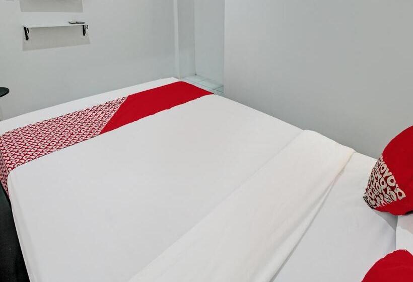 Hotell Oyo 92433 Sirih Gading Family Guest House