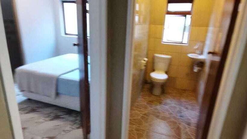 פנסיון Neo & Ruks Bellville Guesthouse