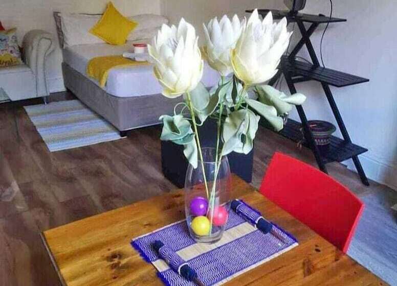 פנסיון Neo & Ruks Bellville Guesthouse