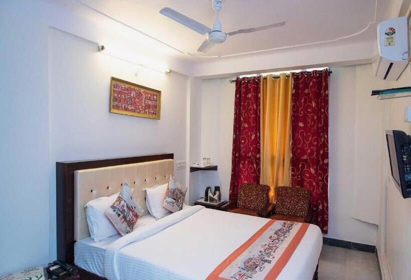 Szálloda Super Collection O Lake Palace Road Formerly Green View