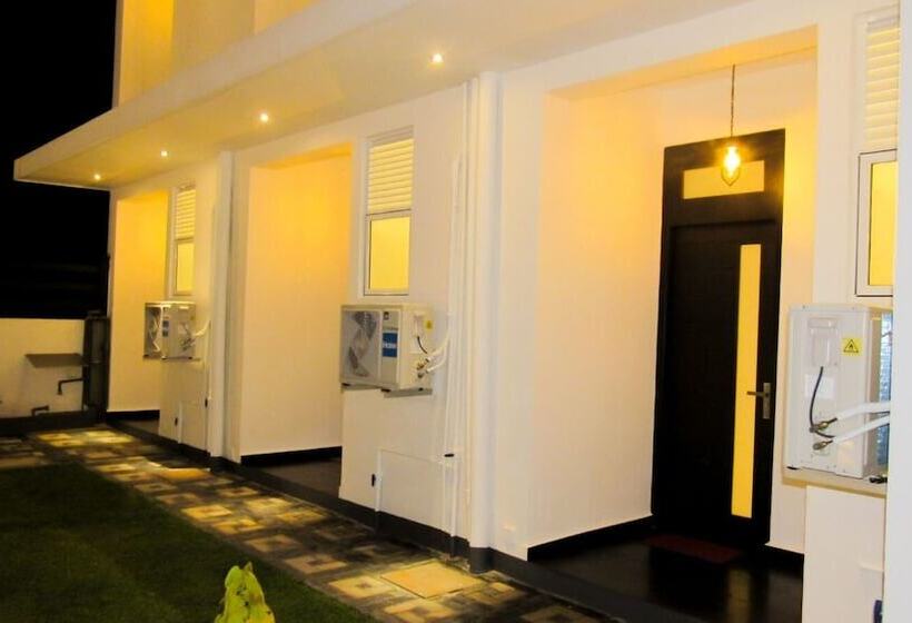 فندق Airport Faith